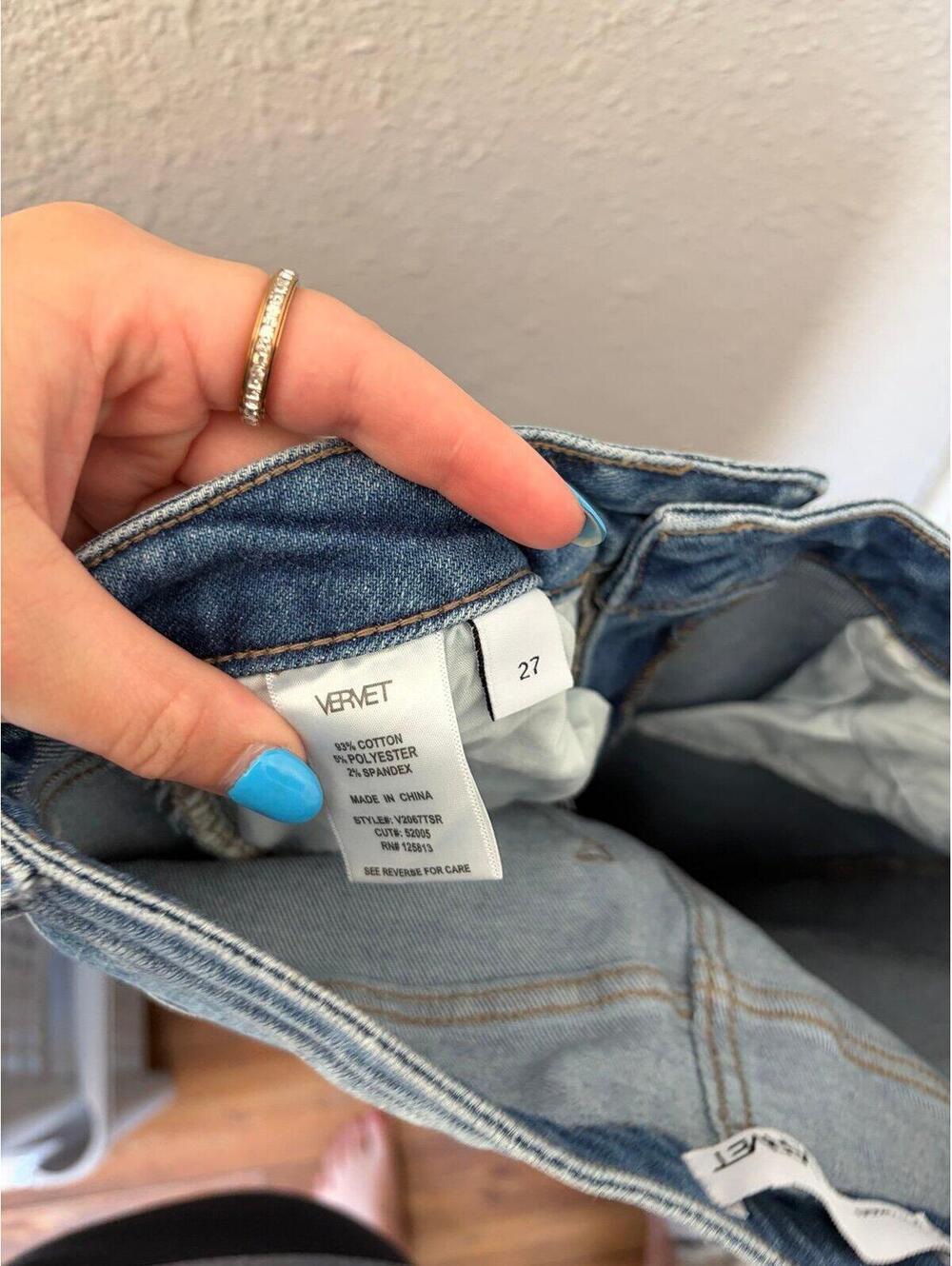 Vervet straight jeans size 27. Inseam is 29in - Picture 3 of 3